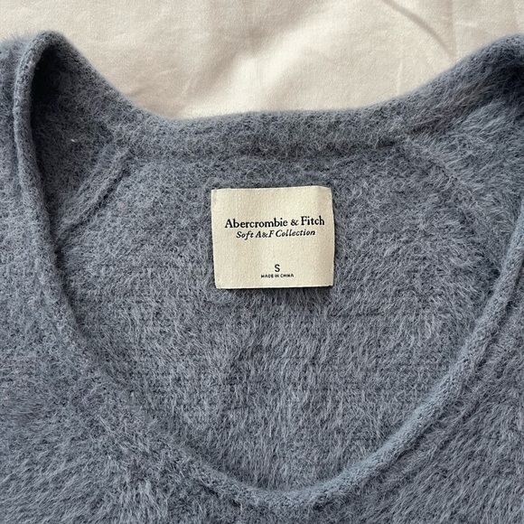 Abercrombie Sweater - Picture 2 of 2